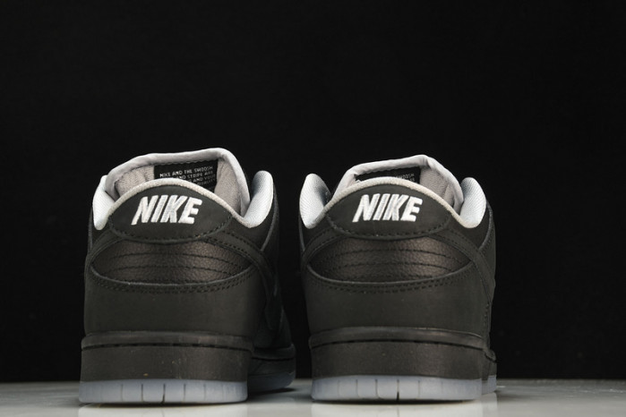 Nike SB Dunk Low Atlas 35MM Black  504750-086