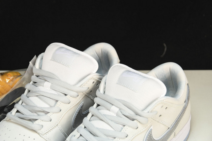Nike SB Dunk Low White Lobster (Friends and Family)  FD8776-100