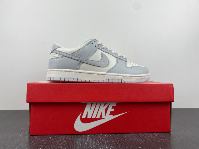 Nike Dunk Low WMNS "Needlework"  FJ4553-133