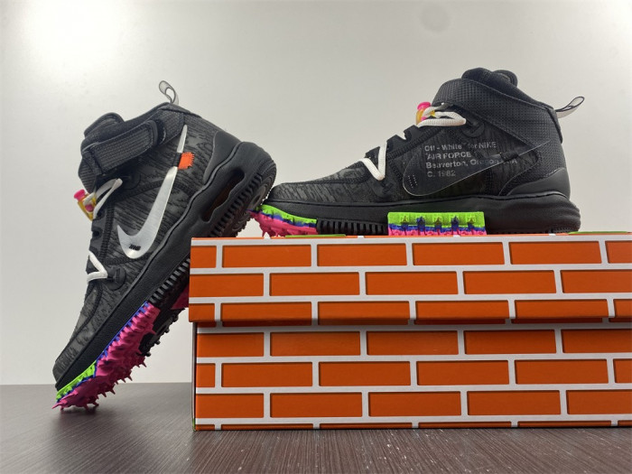 OF x Nike Air Force 1 Mid  DO6290-001