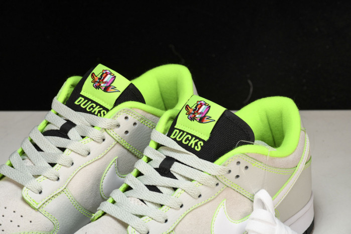 Nike Dunk Low University of Oregon PE (2023) FQ7260-001