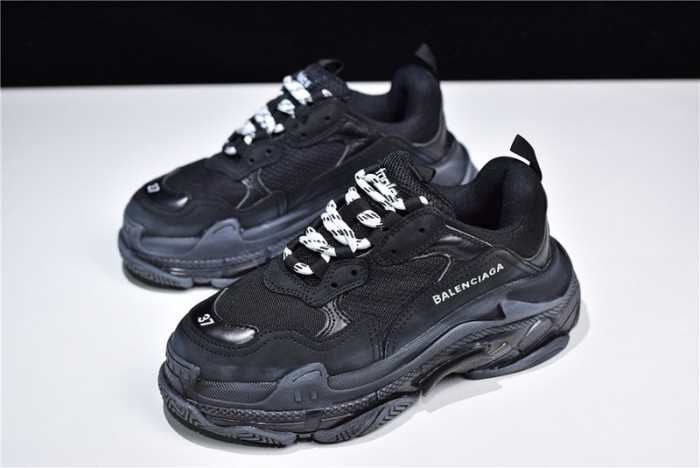 BL Triple S Trainer
