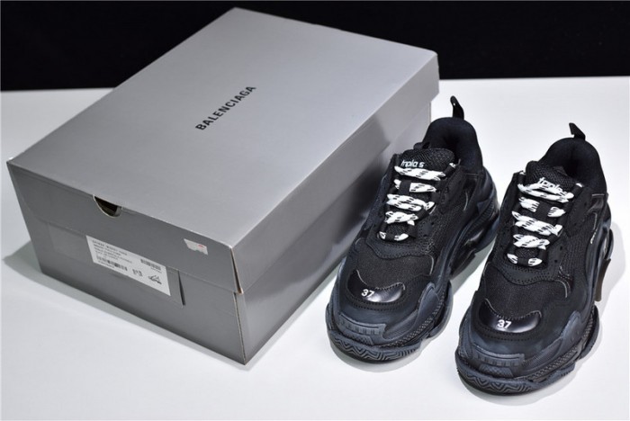 BL Triple S Trainer