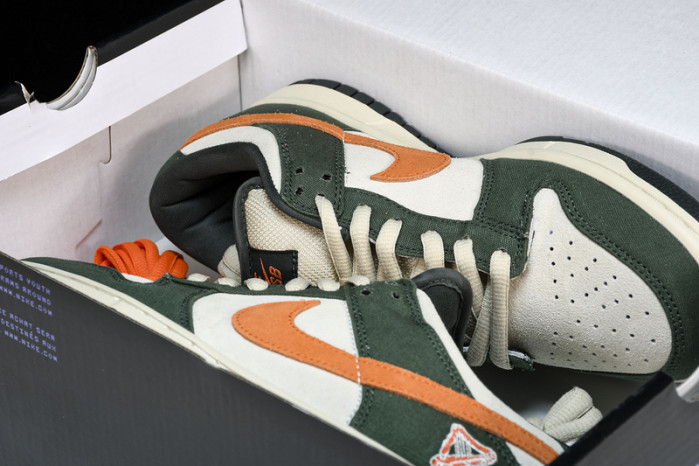 Nike SB Dunk Low Eire  - 304292-185